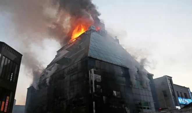 South Korea Building Fire | AP Photo- India TV Hindi