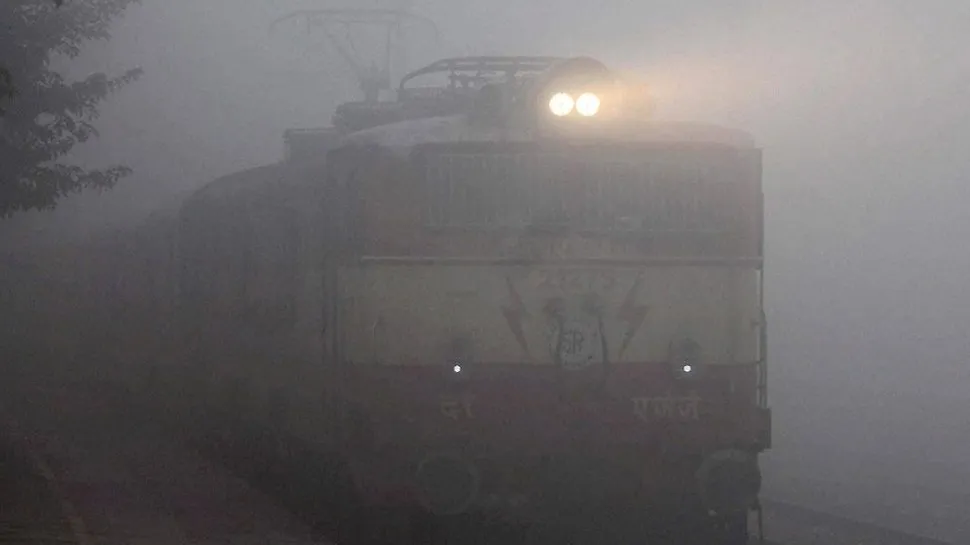  fog-delhi-trains- India TV Hindi