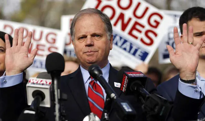 Alabama Democrat edges past Roy Moore in US senate race - India TV Hindi