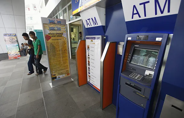Foreign Bank ATMs falls 18 percent in 3 years- India TV Paisa