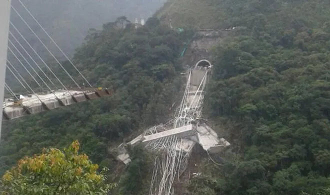10 workers die in bridge collapse in colombia- India TV Hindi