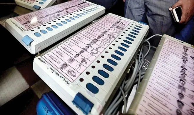 Reverting to paper ballots is a retrograde step, says ex-CEC Krishnamurthy | PTI Photo- India TV Hindi