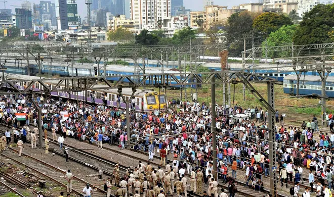 Mumbai rail protest called off- India TV Hindi