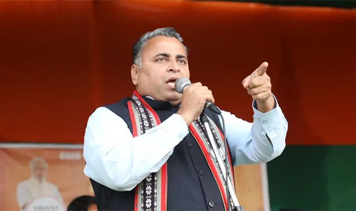 Get-septic-tanks-cleaned-before-moving-in-skeleton-was-found-in-Sarkar-s-Sunil-Deodhar- India TV Hindi
