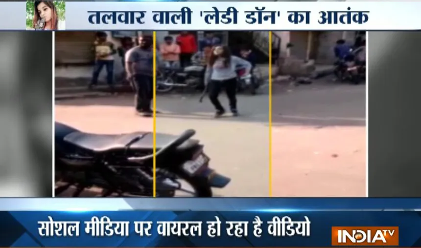 Gujarat-Lady-don-threatening-people-in-Surat-video-goes-viral- India TV Hindi