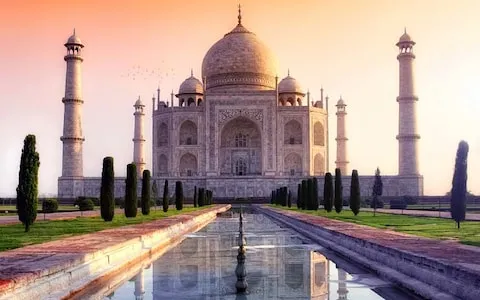 Taj mahal Agra
 - India TV Hindi