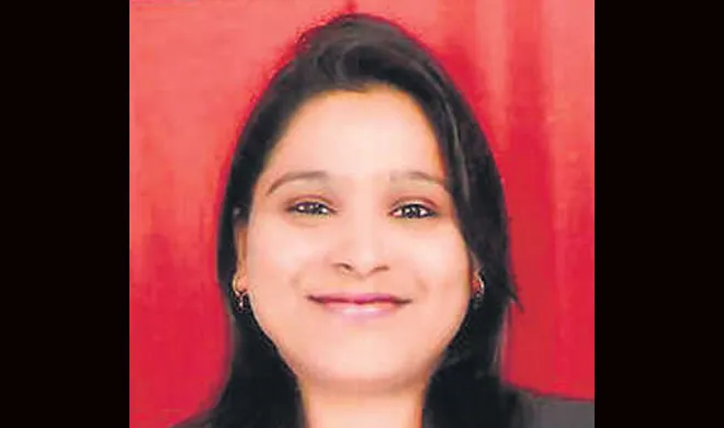 Auto driver daughter PCS judicial topper- India TV Hindi