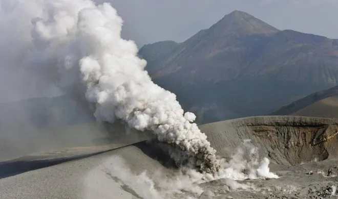  Volcanic eruption in Japan Mount Shinmoe- India TV Hindi