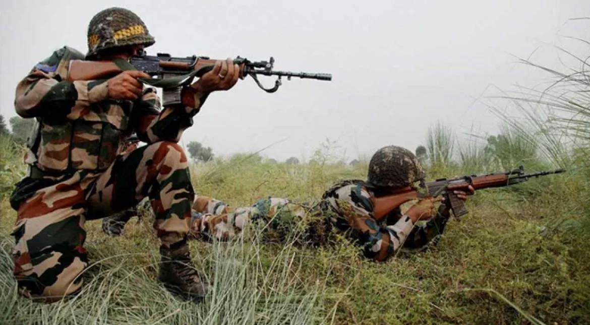 Heavy firing on LoC; 5 Pak army jawans killed, 3 posts destroyed- India TV Hindi