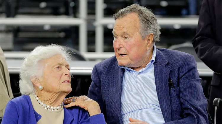 Barbara Bush and George H.W. Bush | AP- India TV Hindi