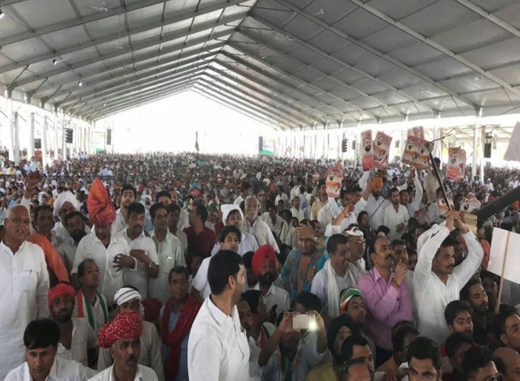 A huge gathering at the Ramlila Maidan in Delhi for jan...- India TV Hindi