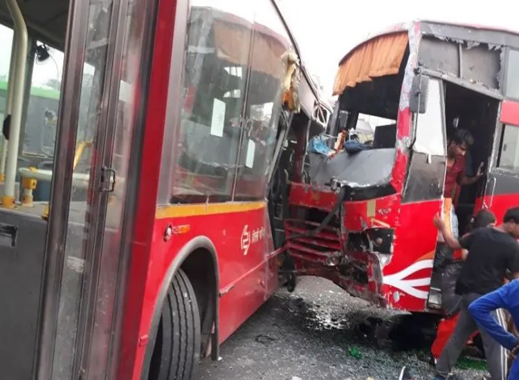  noida private coach, DTC bus collision
 - India TV Hindi