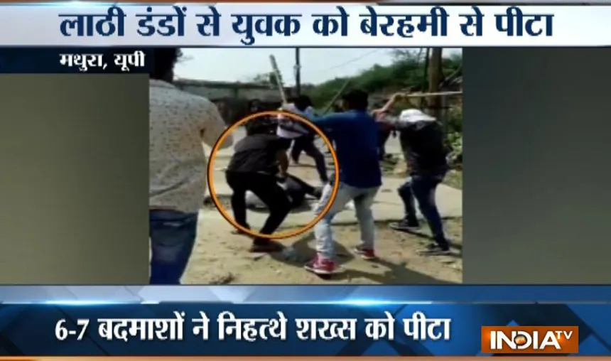 Goons thrash a youth for filing police complaint in Mathura- India TV Hindi