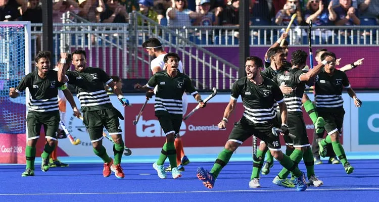 Pakistani players celebrate after drawing the match against...- India TV Hindi
