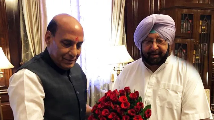 Punjab CM Amarinder meets HM Rajnath, urges for strategy to deal with extremism- India TV Hindi