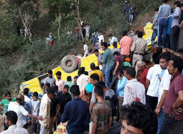 school bus fell into a deep gorge in Kangra's Nurpur- India TV Hindi