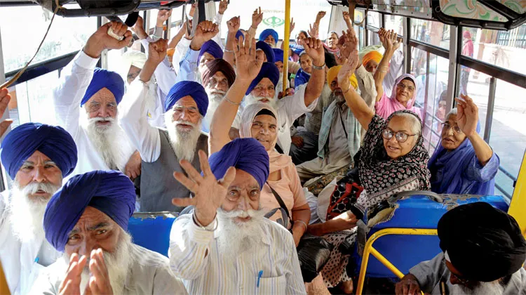 Sikh Jatha arrives in Pakistan to celebrate Baisakhi | PTI Photo- India TV Hindi