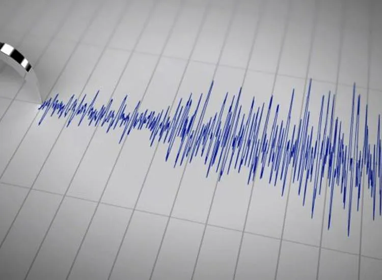 5.6 magnitude earthquake hits Japan about 5 people...- India TV Hindi