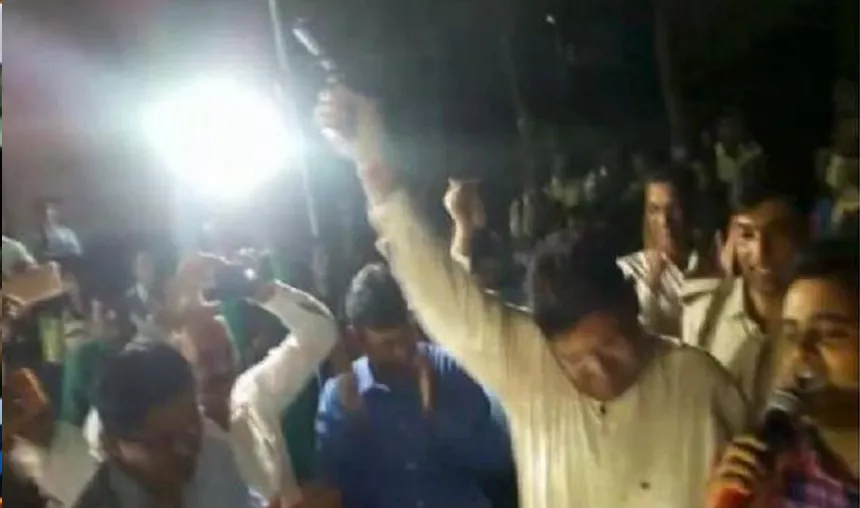Bihar: Katihar SP firing in farewell function- India TV Hindi