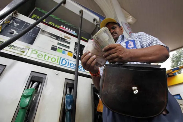 Petrol, diesel prices hit fresh high, Rahul Gandhi gives PM Modi a fuel challenge- India TV Hindi