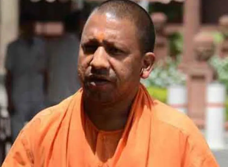 Chief Minister Yogi reached Varanasi tour- India TV Hindi