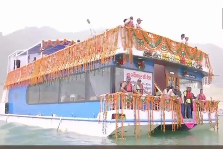 U'khand Cabinet to meet in floating restaurant on Tehri lake - India TV Hindi