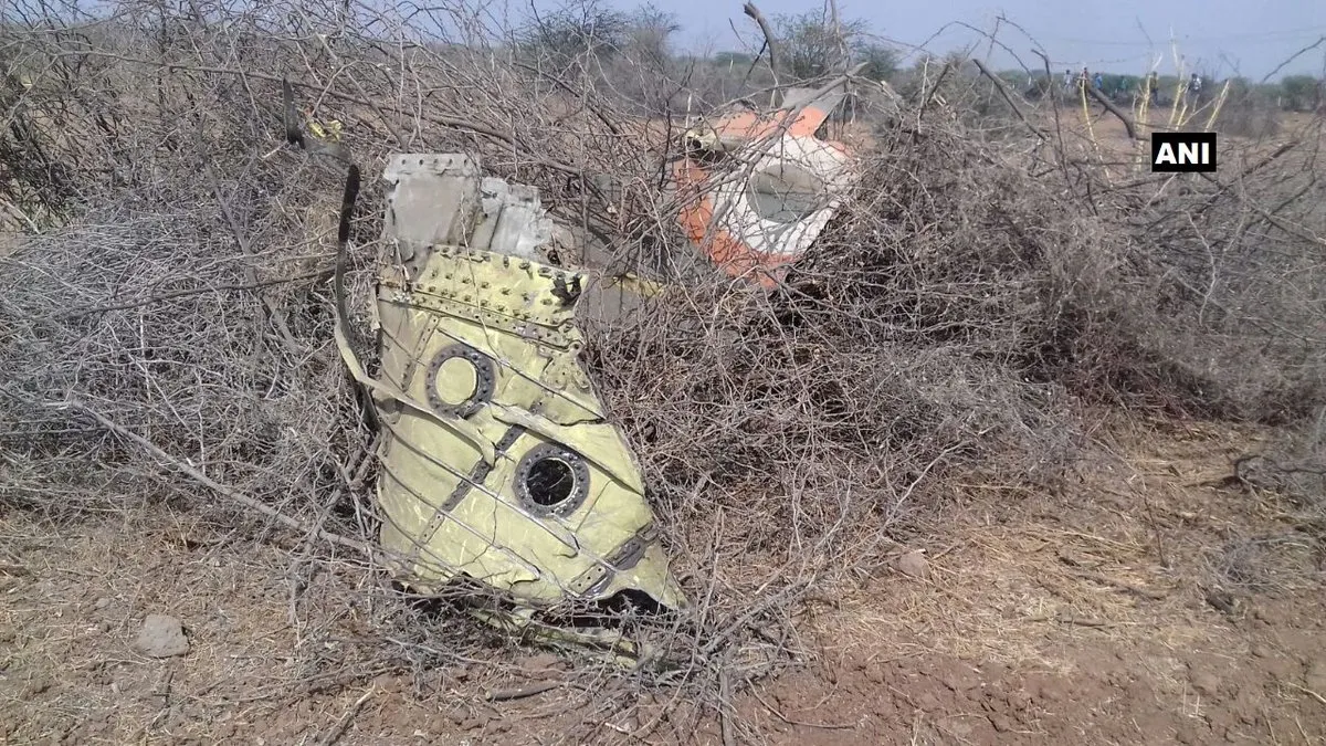 Air Force Jaguar fighter crashes in Gujarat's Kutch, senior pilot killed- India TV Hindi