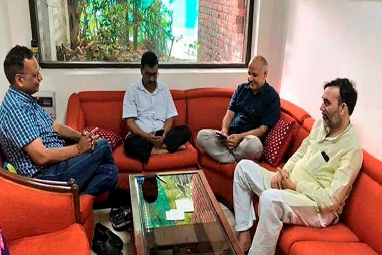 AAP Vs LG: Delhi HC asks ‘who authorised Kejriwal to hold dharna at L-G residence’ | PTI- India TV Hindi