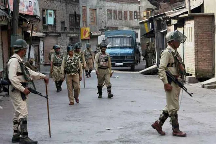 Jammu and Kashmir: 16 injured in Shopian grenade attack | PTI Representational- India TV Hindi