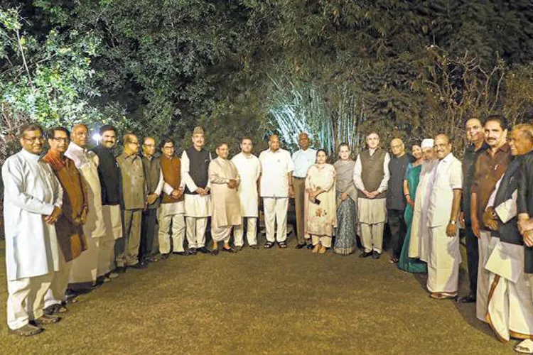 Rahul Gandhi hosts first Iftar as Congress chief, top opposition leaders, ex-presidents to attend- India TV Hindi