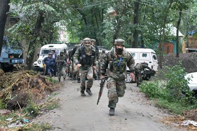 Bandipora encounter: One Army jawan martyred, two terrorists killed in Jammu and Kashmir- India TV Hindi