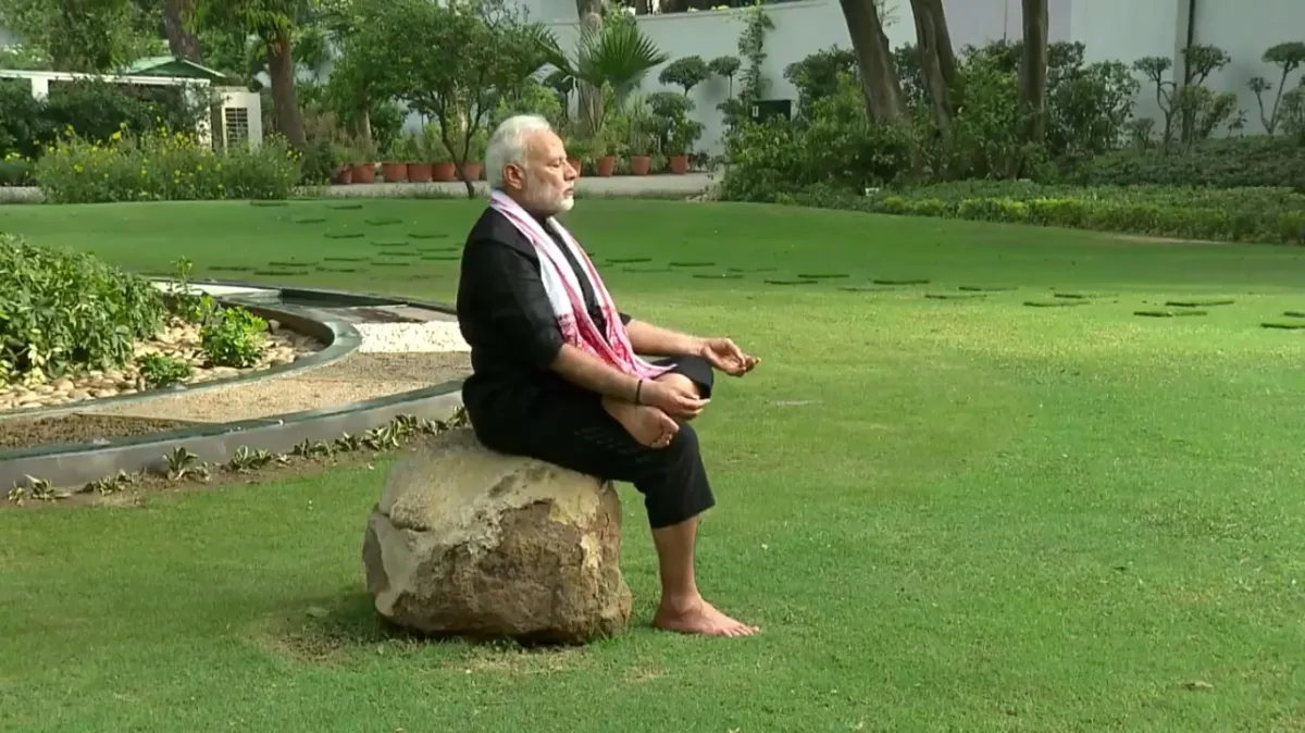 PM Modi takes up Virat Kohli's fitness challenge; challenges HD Kumaraswamy- India TV Hindi
