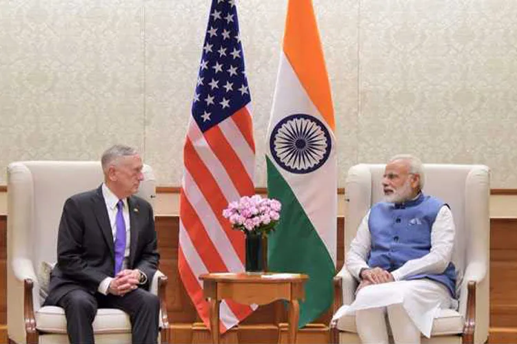 PM Narendra Modi meets US Defence Secretary Jim Mattis in Singapore- India TV Hindi