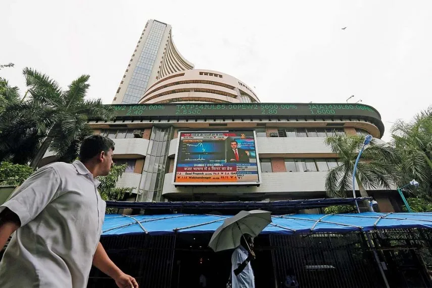 Sensex and nifty trading flat after negative opening- India TV Paisa