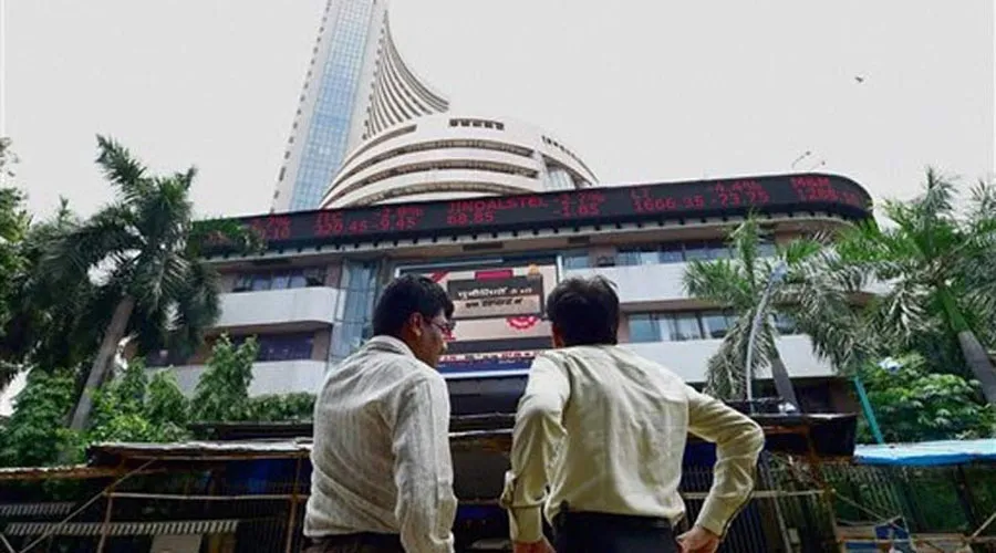 Sensex and Nifty recovers on buying in IT and Pharma stocks- India TV Paisa
