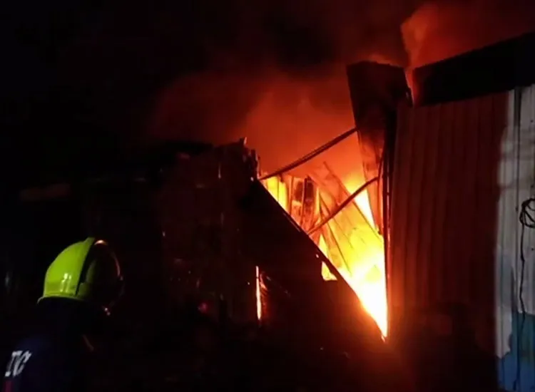 fire broke in mumbai malad and rahimiya masjid- India TV Hindi