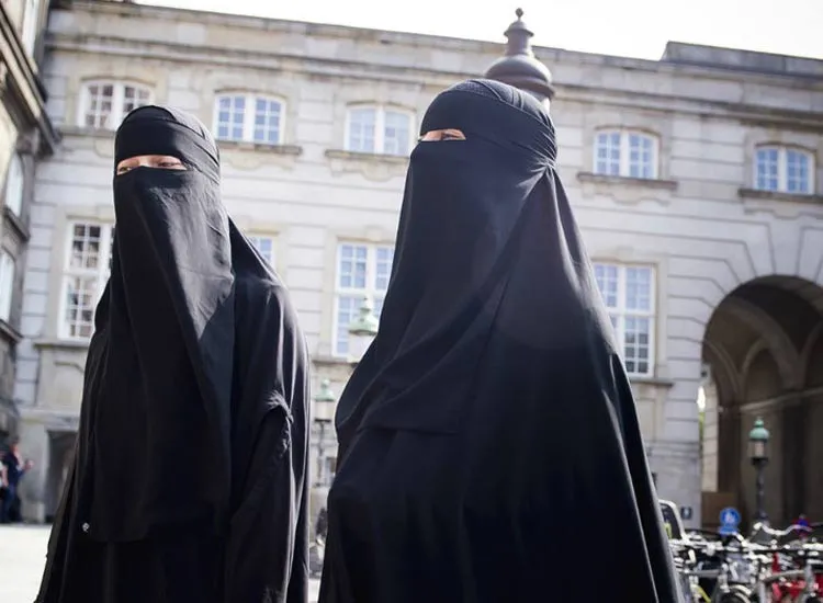 Switzerland government rejects proposals to ban burqa- India TV Hindi