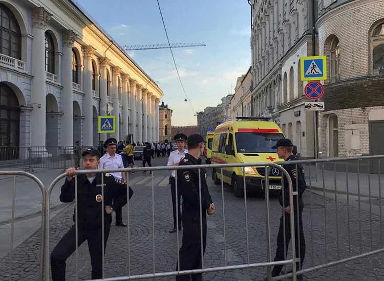 Taxi plows into Moscow crowd including soccer fans injuring...- India TV Hindi