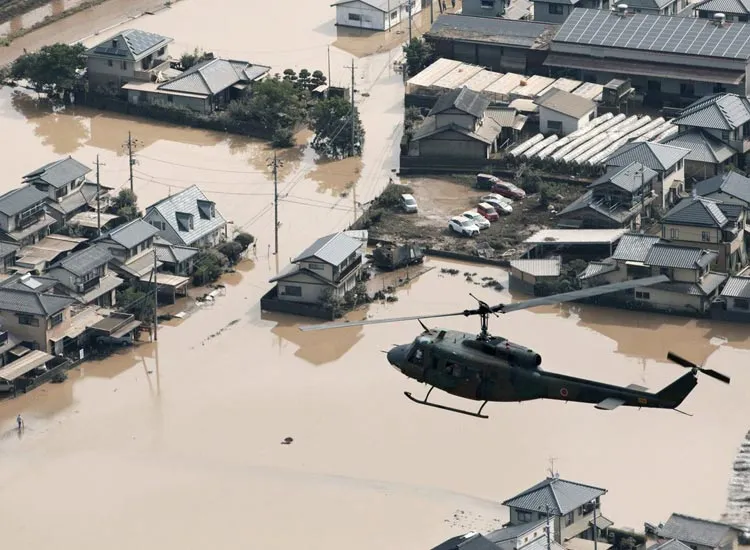 जापान में बाढ़ के कारण...- India TV Hindi