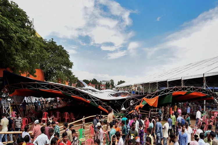 The scene after a makeshift tent collapsed during PM Modi's...- India TV Hindi