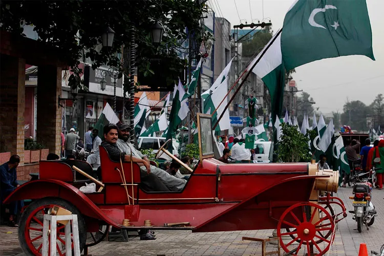 Pakistan Polls: Religious parties field record 460 candidates on National Assembly seats | AP- India TV Hindi