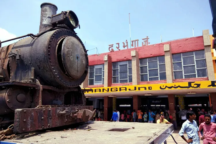 England-made 105-Year old steam rail engine that was...- India TV Hindi