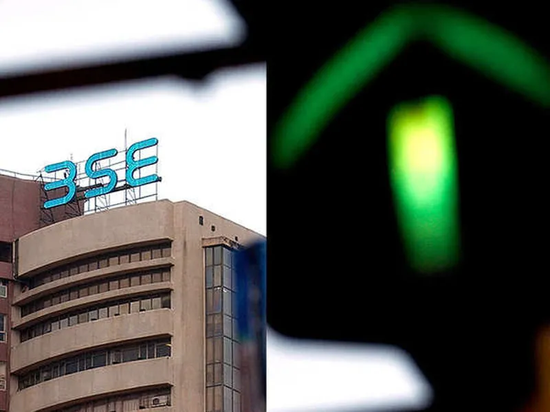 Sensex closes at record high as Reliance Industry market cap crosses 100 billion dollar- India TV Paisa