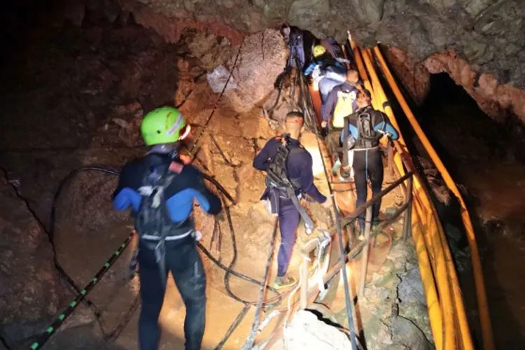 Australian divers given diplomatic immunity during Thai cave rescue | AP Representational- India TV Hindi