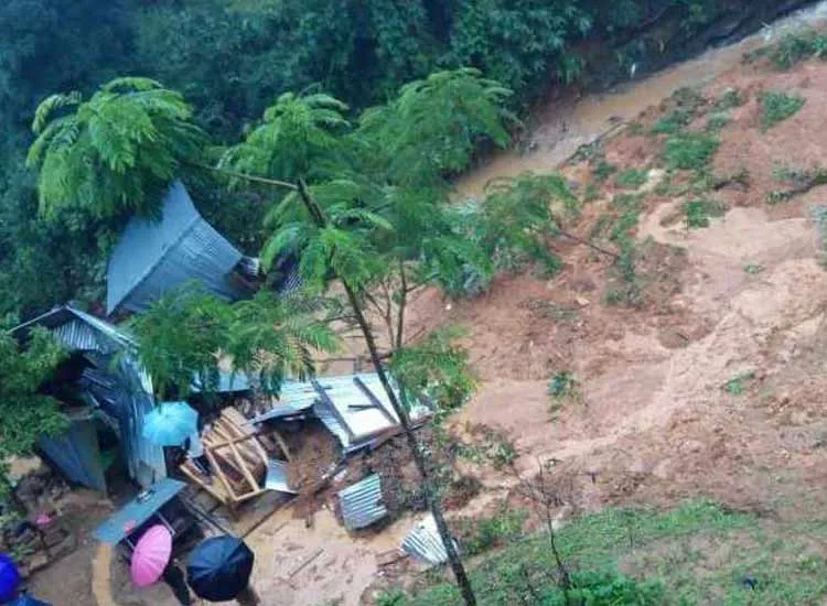 9 people including five children died due to landslides in...- India TV Hindi