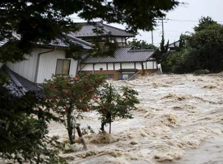 Japanese PM Shinzo Abe to visit flood disaster area- India TV Hindi