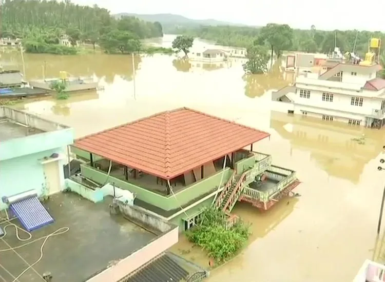 कर्नाटक में बाढ़- India TV Hindi