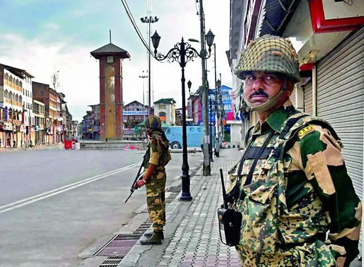 Article 35A, Separatists call for complete shutdown in Srinagar- India TV Hindi