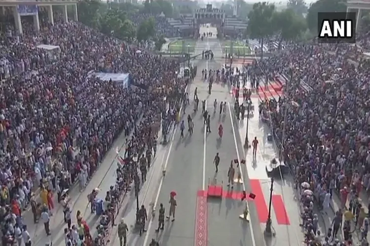 Punjab: Huge crowd gathers at Attari-Wagah border to watch...- India TV Hindi