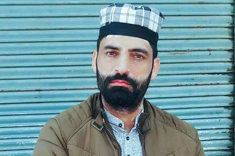 जम्मू-कश्मीर: पुलवामा में आतंकियों ने की बीजेपी कार्यकर्ता शाबिर अहमद की हत्या- India TV Hindi